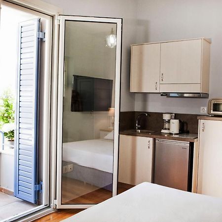 Lovely 1St Fl. Apt, With Balcony In Pagrati أثينا المظهر الخارجي الصورة