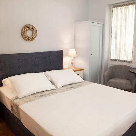 Lovely 1St Fl. Apt, With Balcony In Pagrati أثينا المظهر الخارجي الصورة